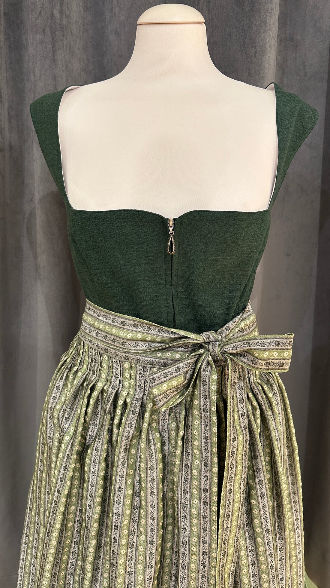 Dirndl Stoiber Emilie dunkelgrün silbergrau