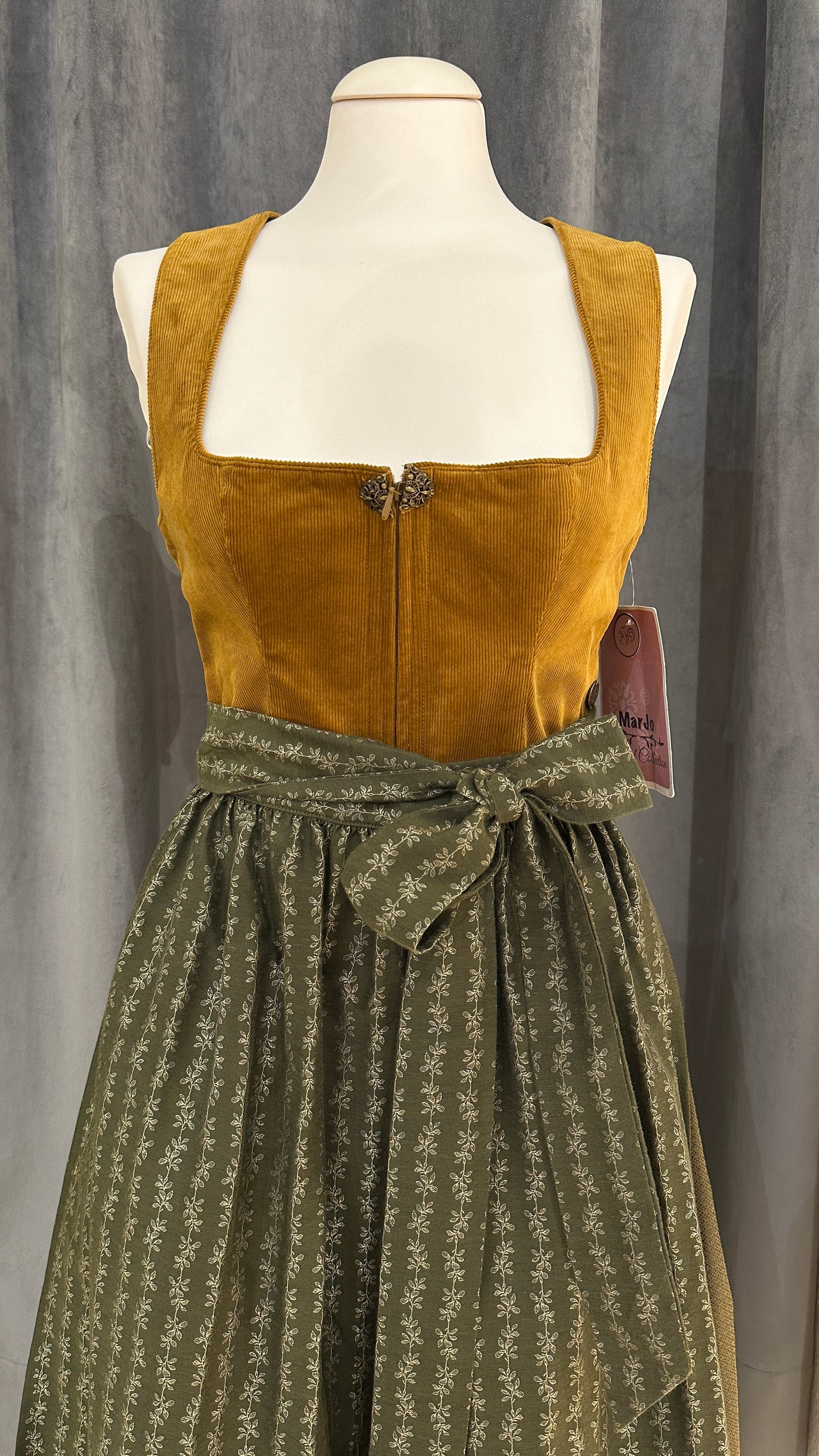 Samtdirndl Marjo in Bernstein/Farn 75cm