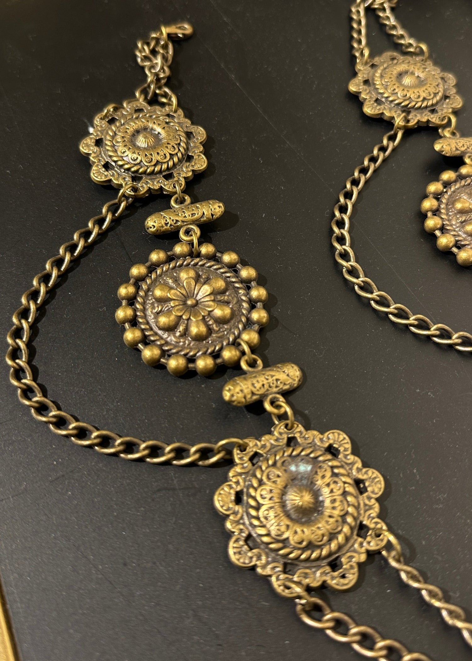 Charivari Gold