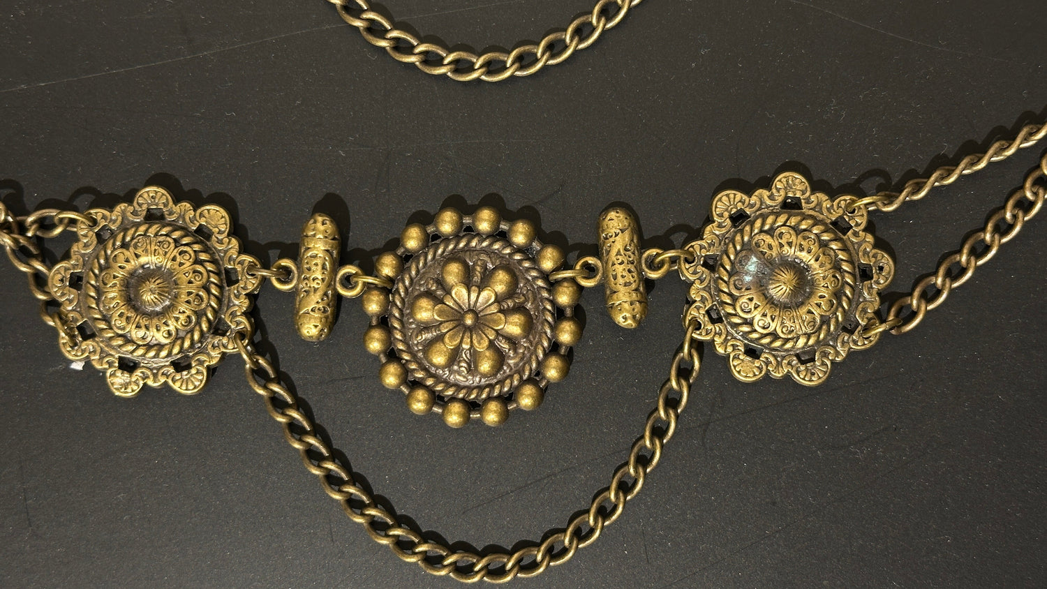 Charivari Gold