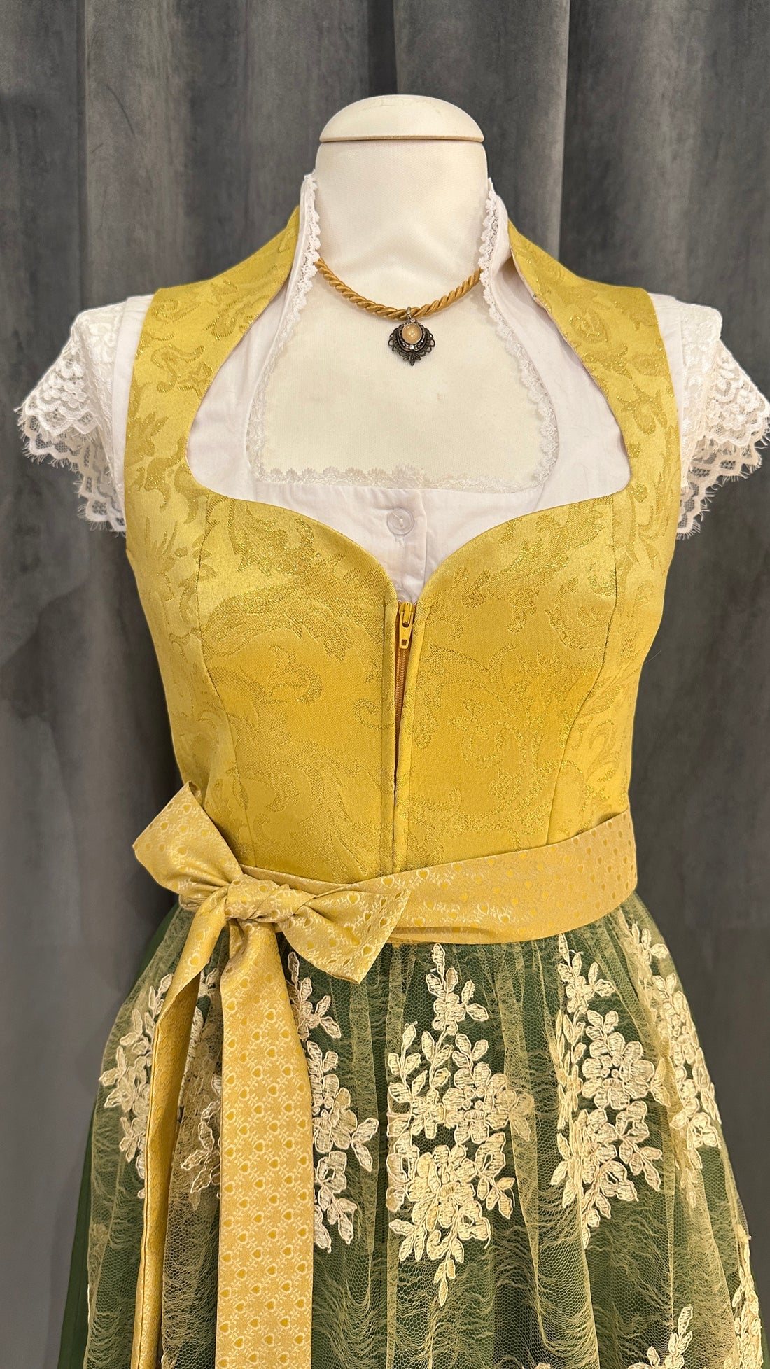 Dirndl Goldstich gelb/grün herz 65cm