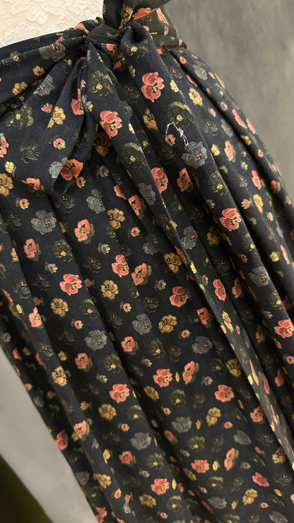 Dirndlschürze Goldstich dunkelblau Blumen 70cm