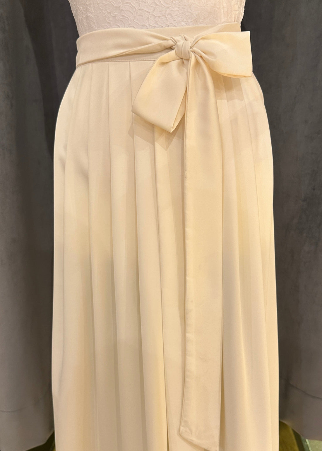 Dirndlschürze Goldstich creme/weiß 75cm