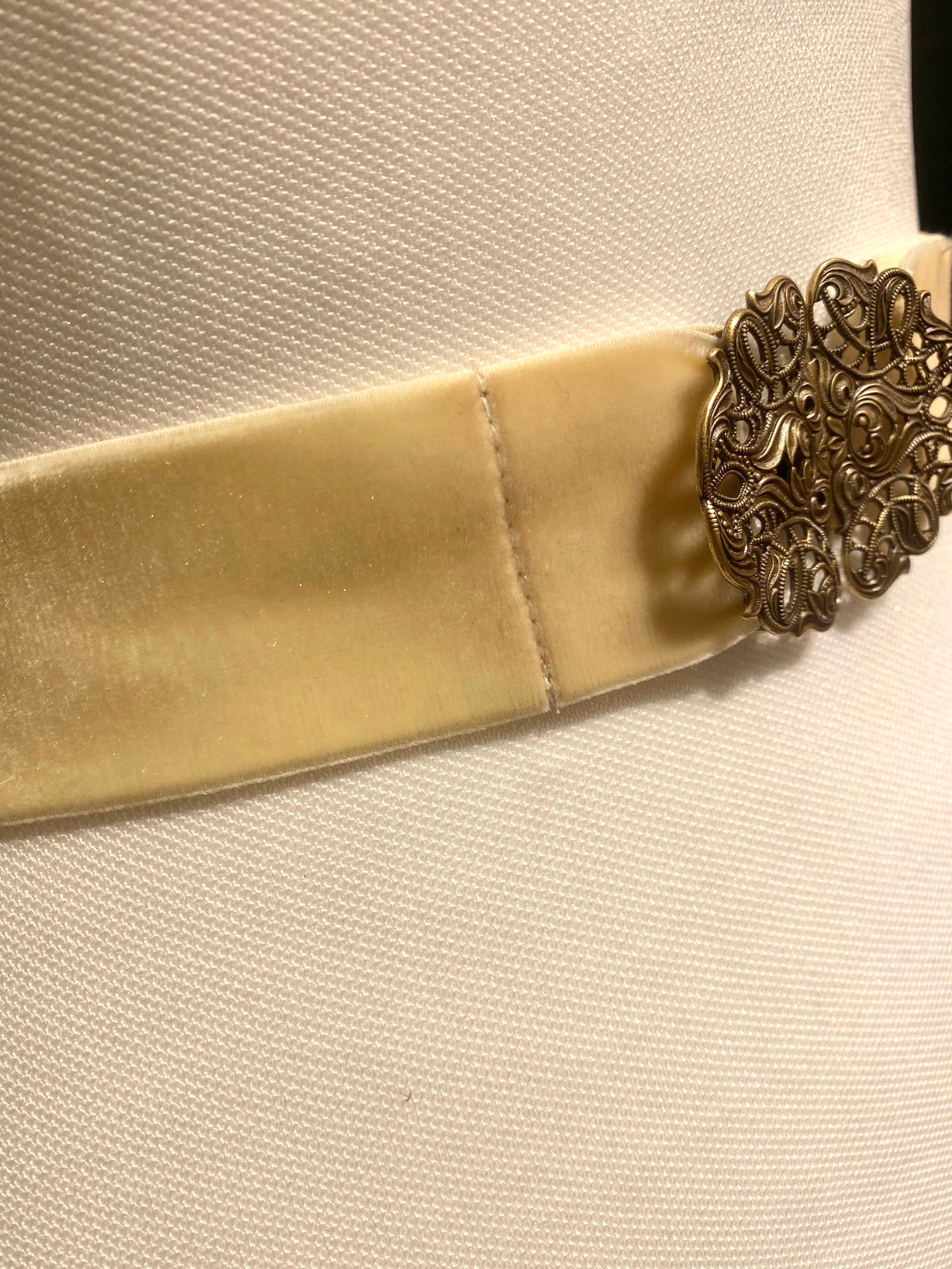 Trachtengürtel Samt Stretch Goldstich creme/gold