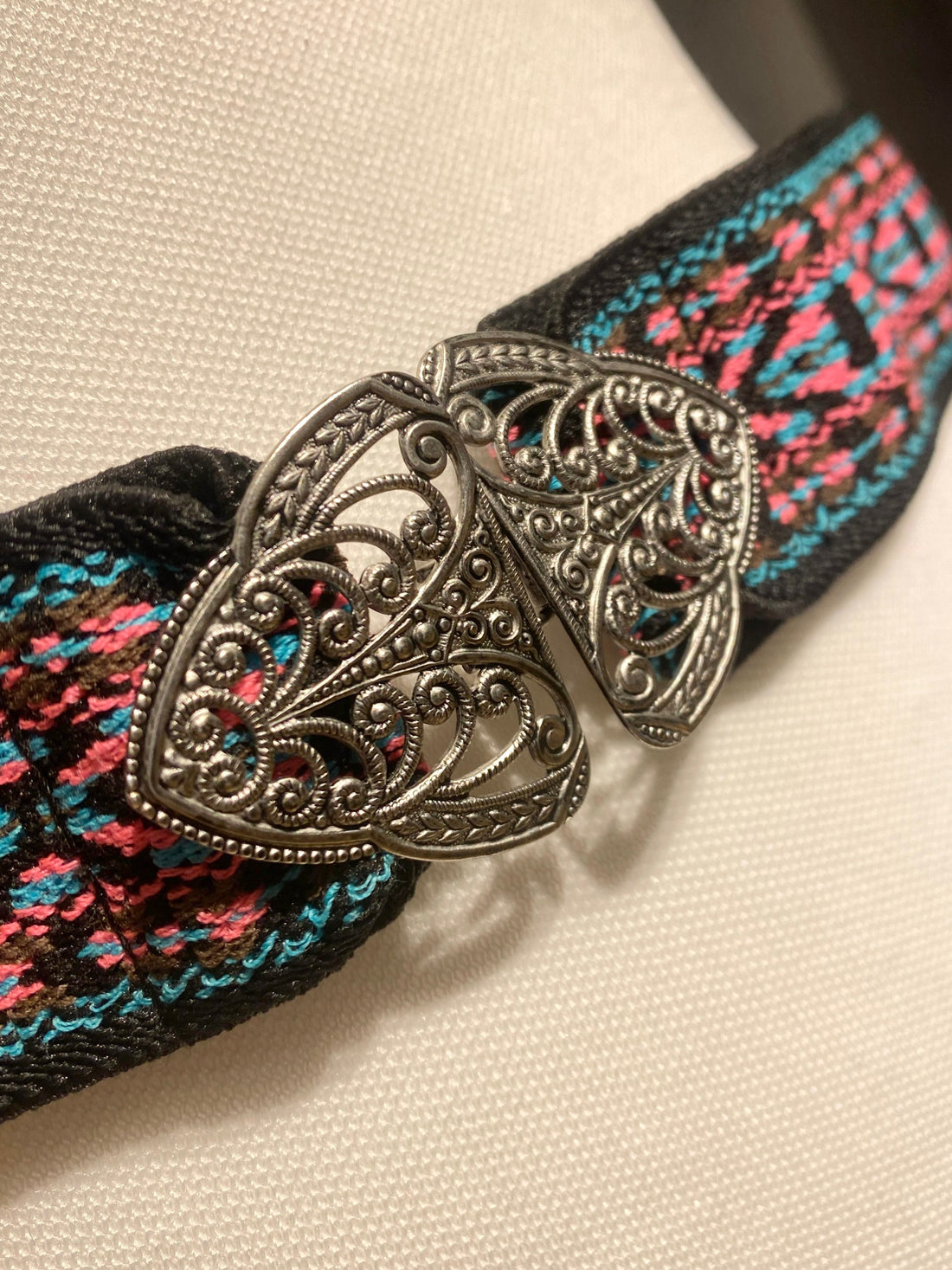 Trachtengürtel Stretch Goldstich schwarz/pink/silber