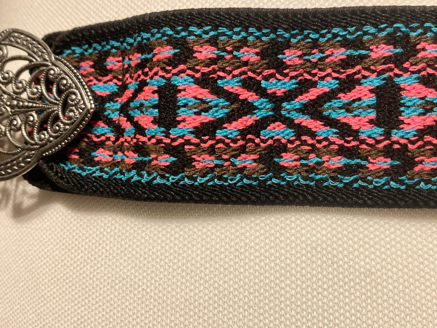 Trachtengürtel Stretch Goldstich schwarz/pink/silber