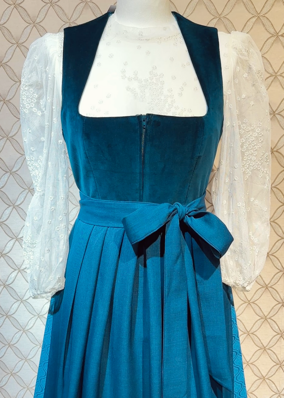 Dirndl Goldstich Samt petrol 65cm