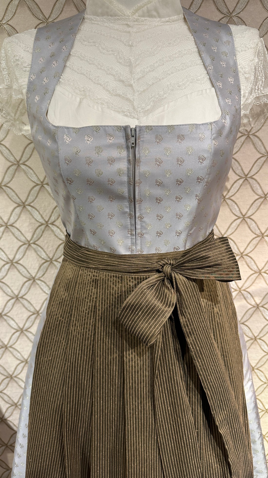 Dirndl Goldstich eisblau 75cm
