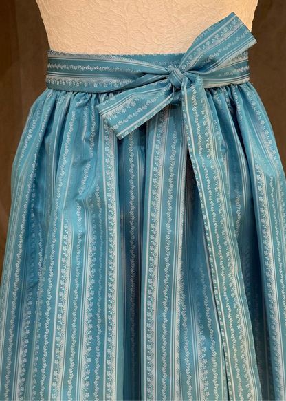 Dirndlschürze Goldstich Streifen hellblau 65cm
