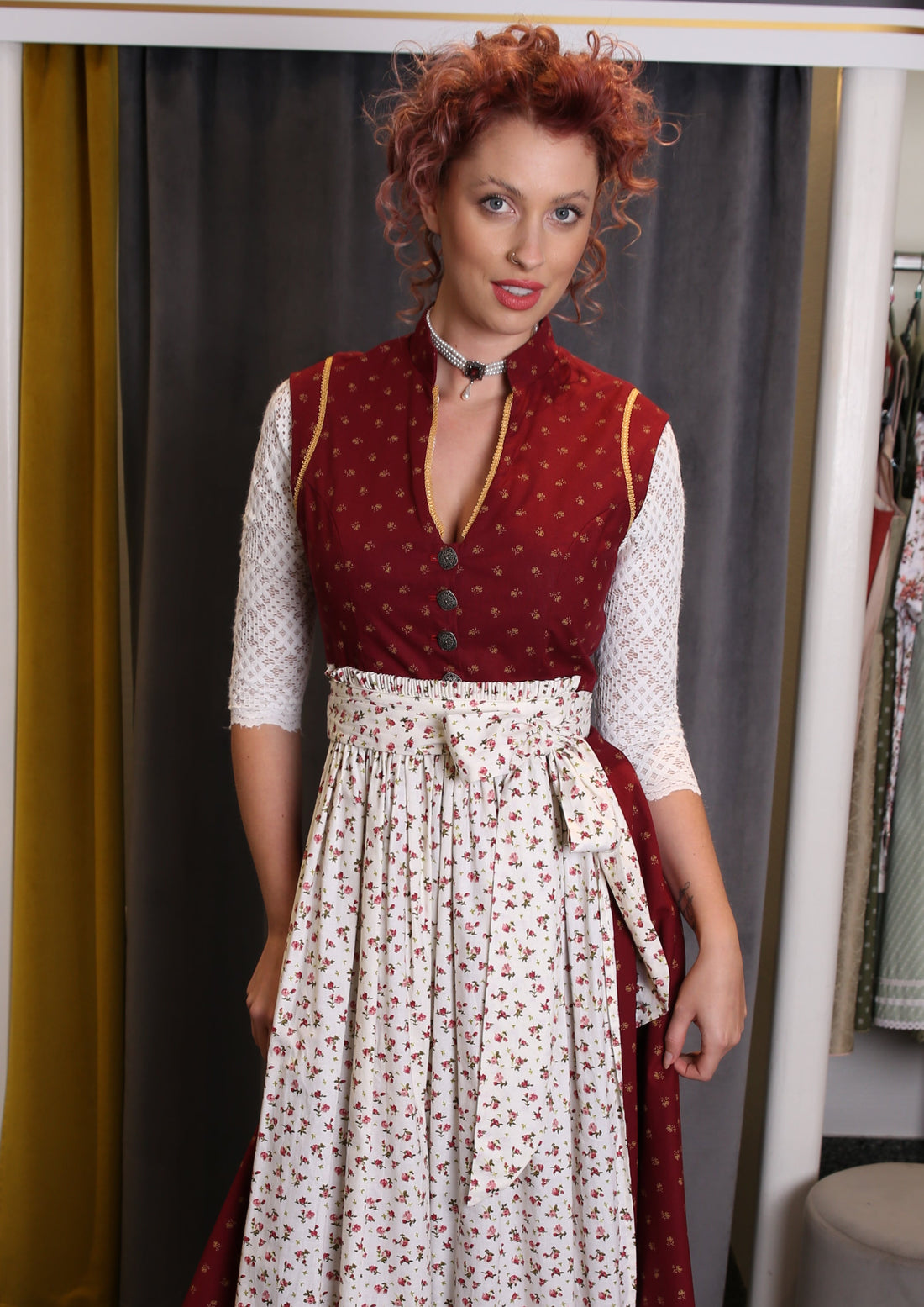 Vintage Dirndl Goldstich bordeaux/creme geblümt 70cm