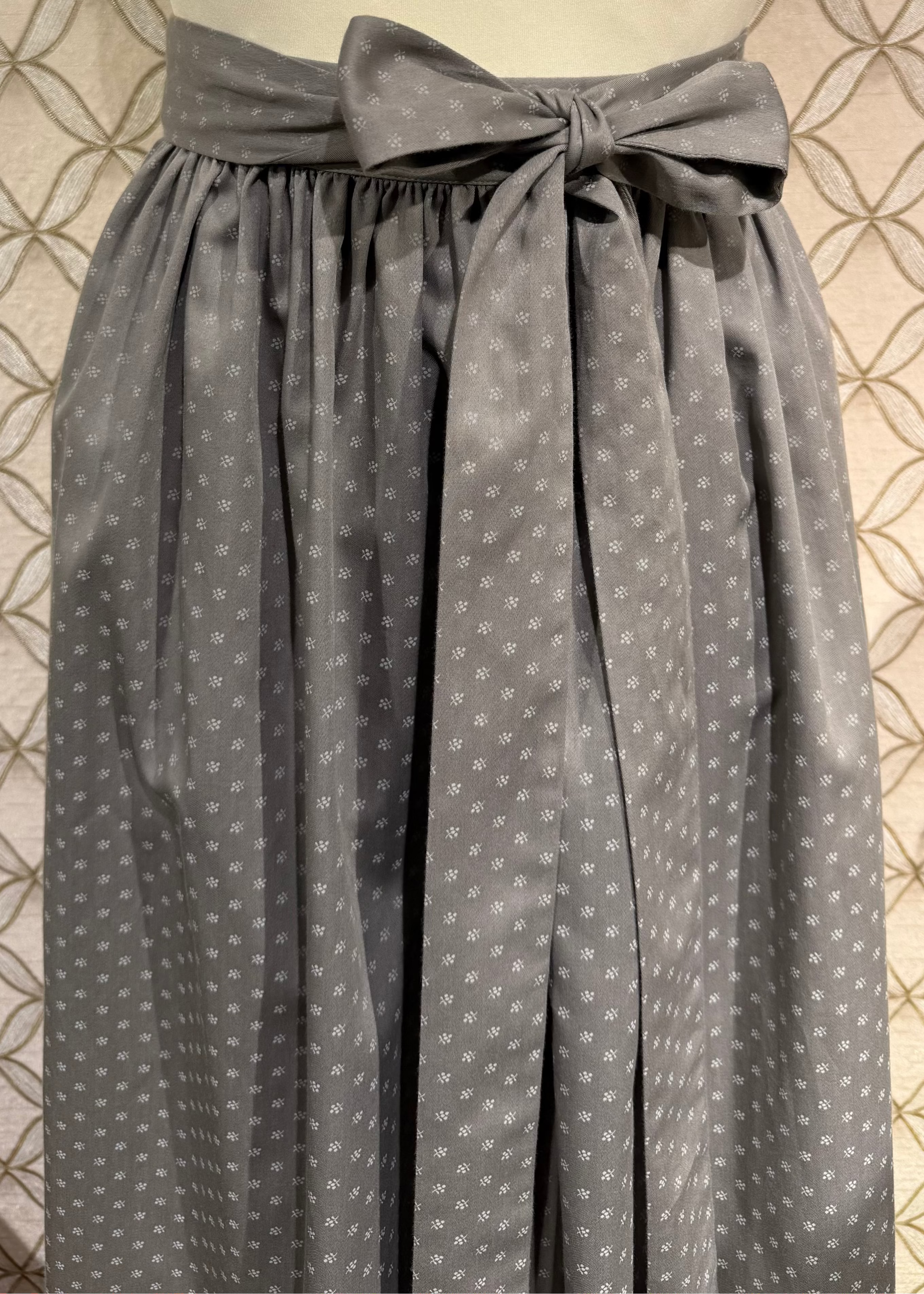 Dirndlschürze Anno Domini Design Lina grau 80cm