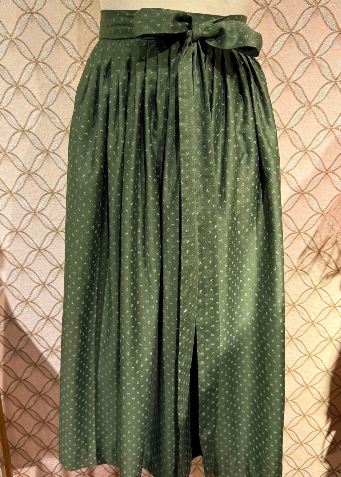 Dirndlschürze Anno Domini Design grün 80cm
