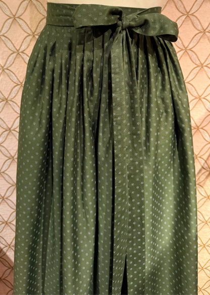 Dirndlschürze Anno Domini Design grün 80cm