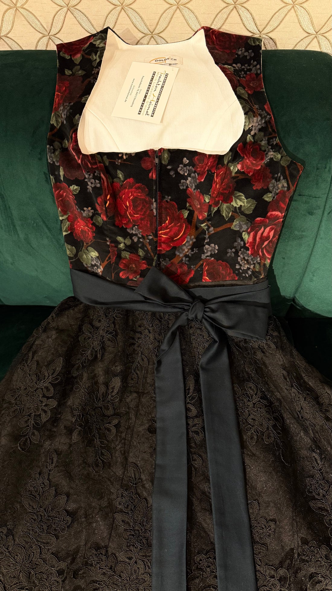 Dirndl Goldstich Samt Blumen schwarz/weinrot 70cm