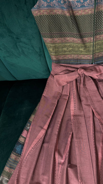 Dirndl Goldstich grün,/lila 73cm
