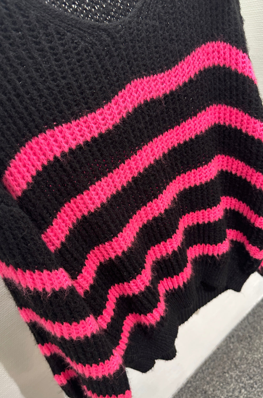 Pullover schwarz/pink