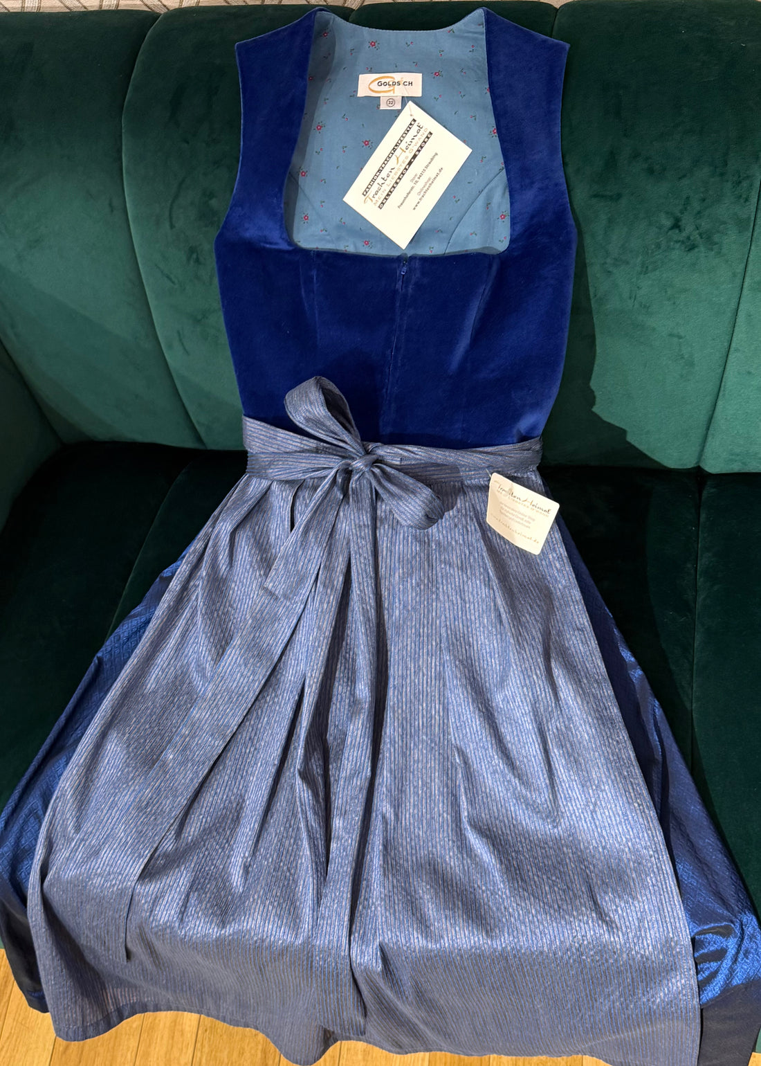 Dirndl Goldstich Samt blau 75cm