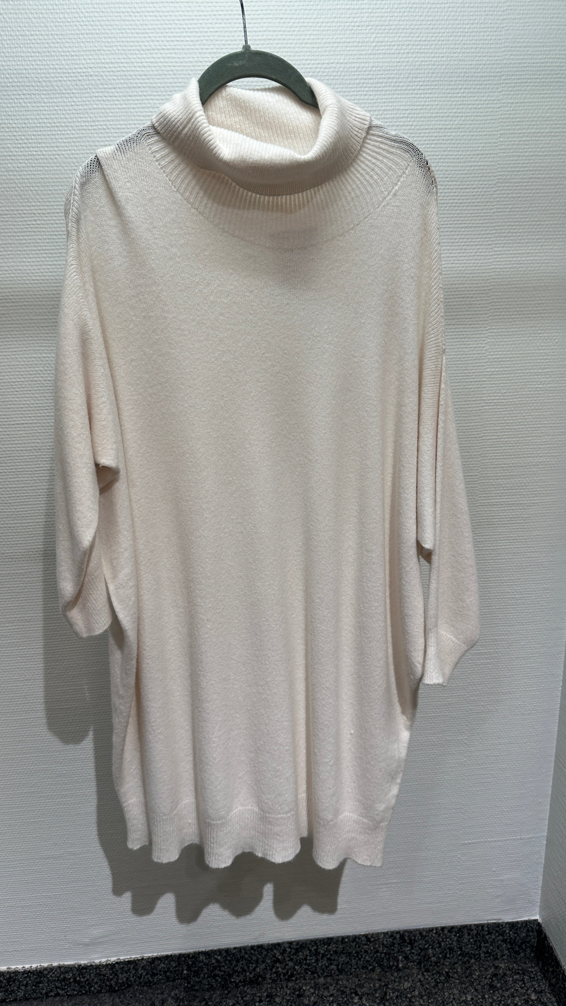 Kleid Strick V Milano creme