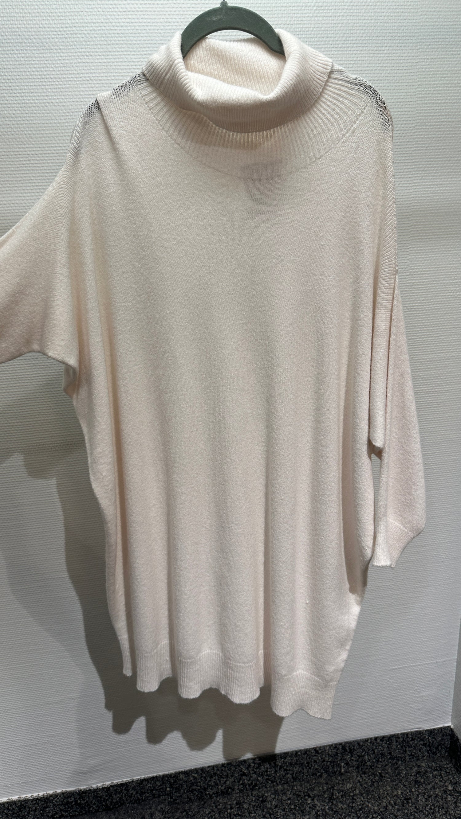 Kleid Strick V Milano creme