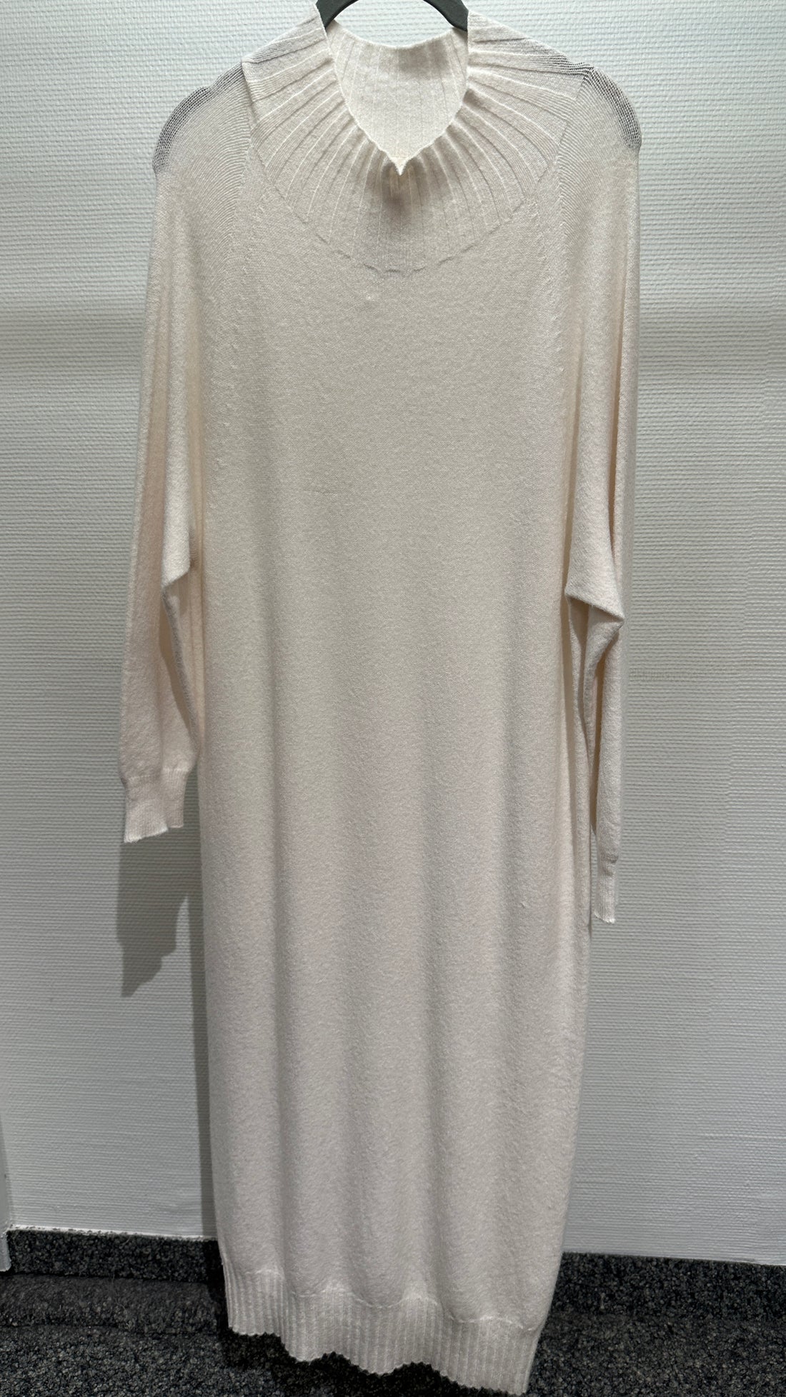 Kleid Strick V Milano creme