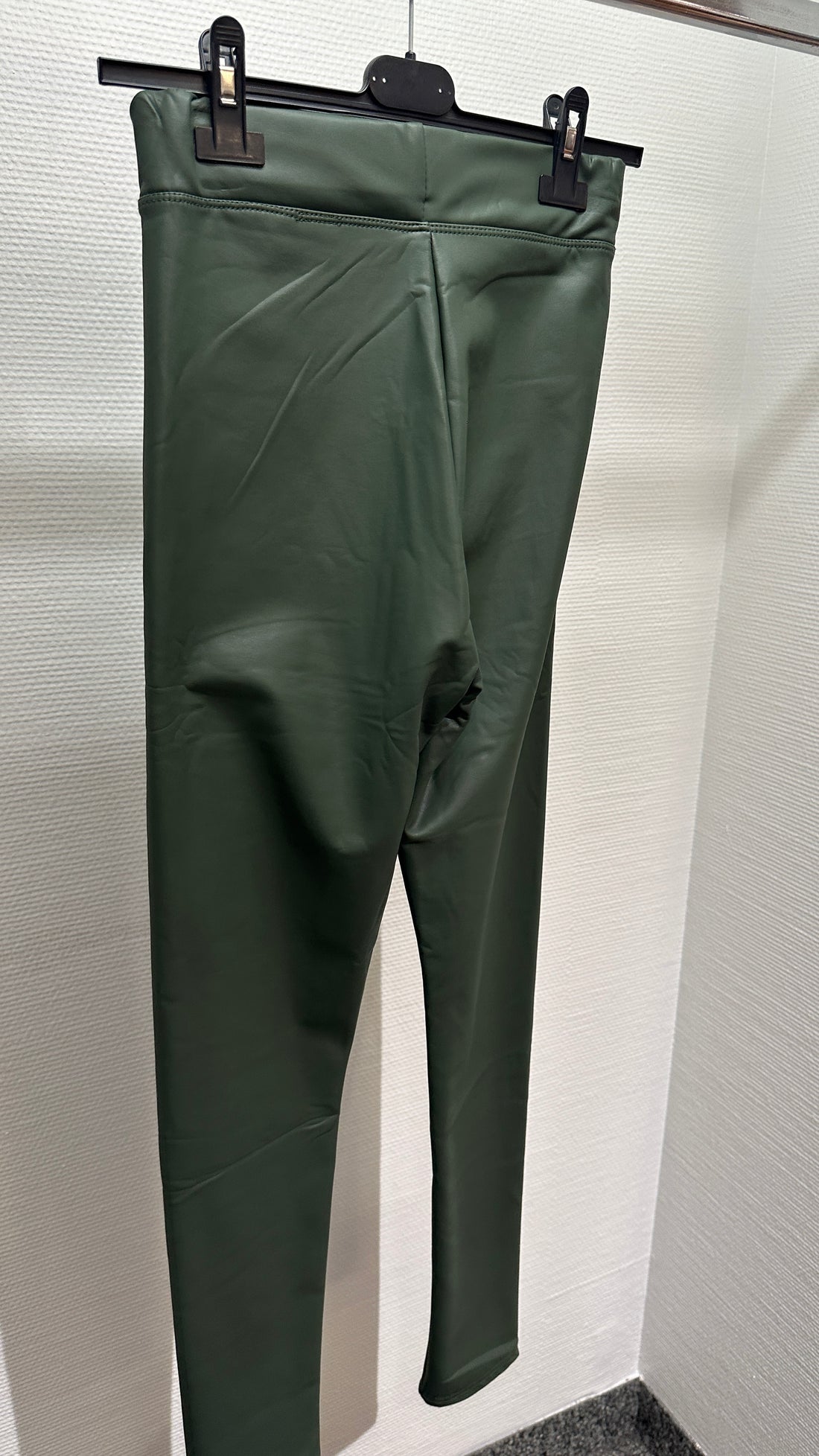 Leggings Lederoptik dunkelgrün