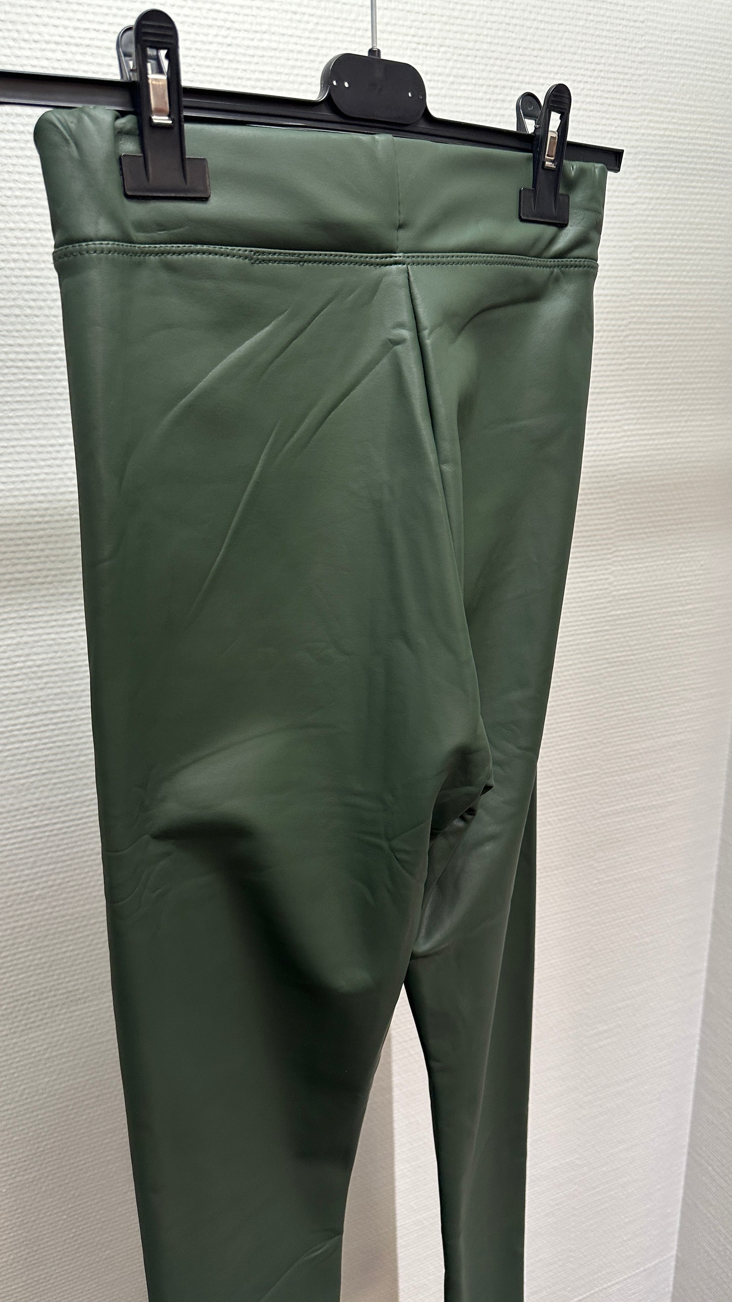 Leggings Lederoptik dunkelgrün