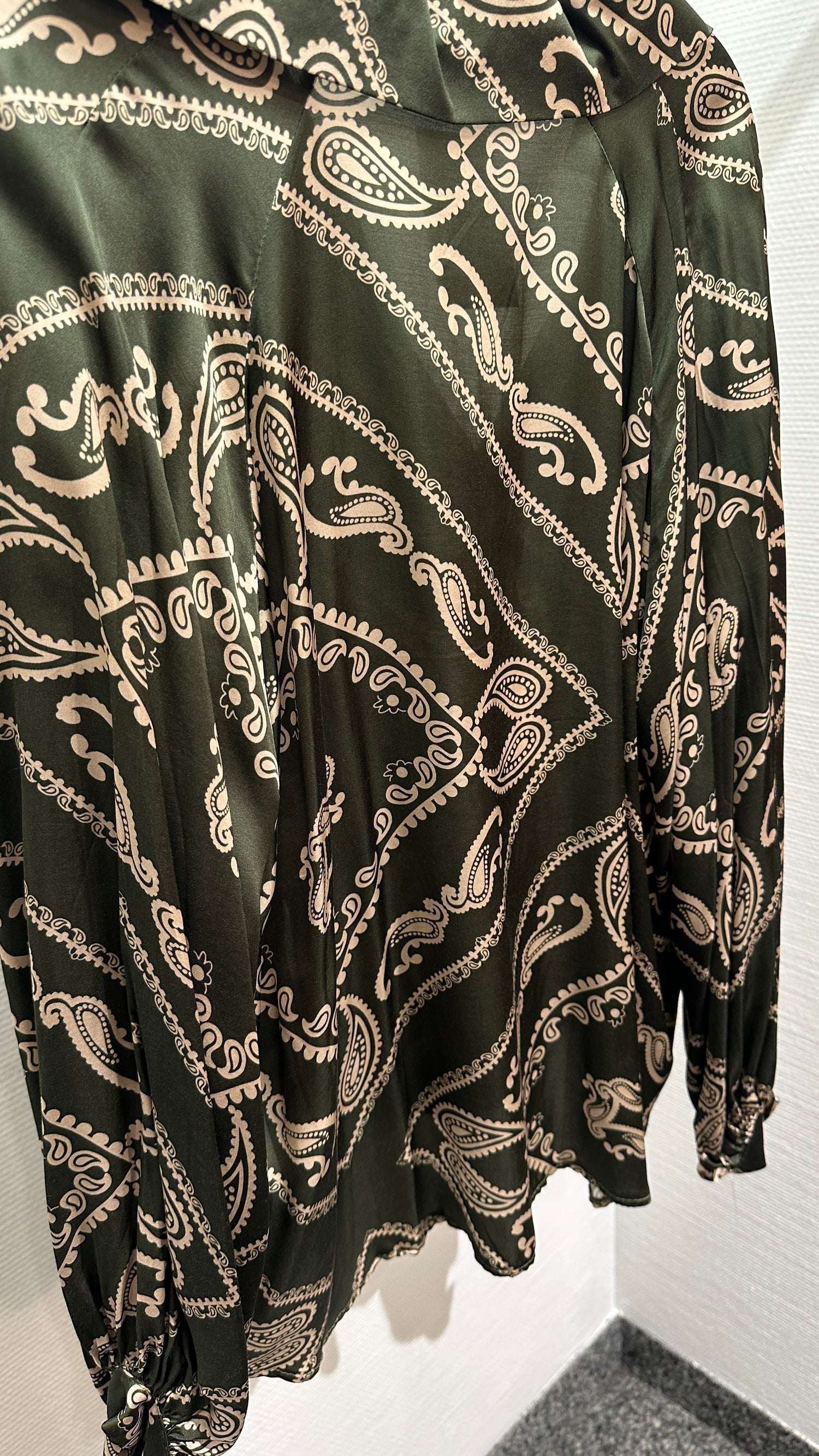 Bluse V Milano dunkelgrün/beige