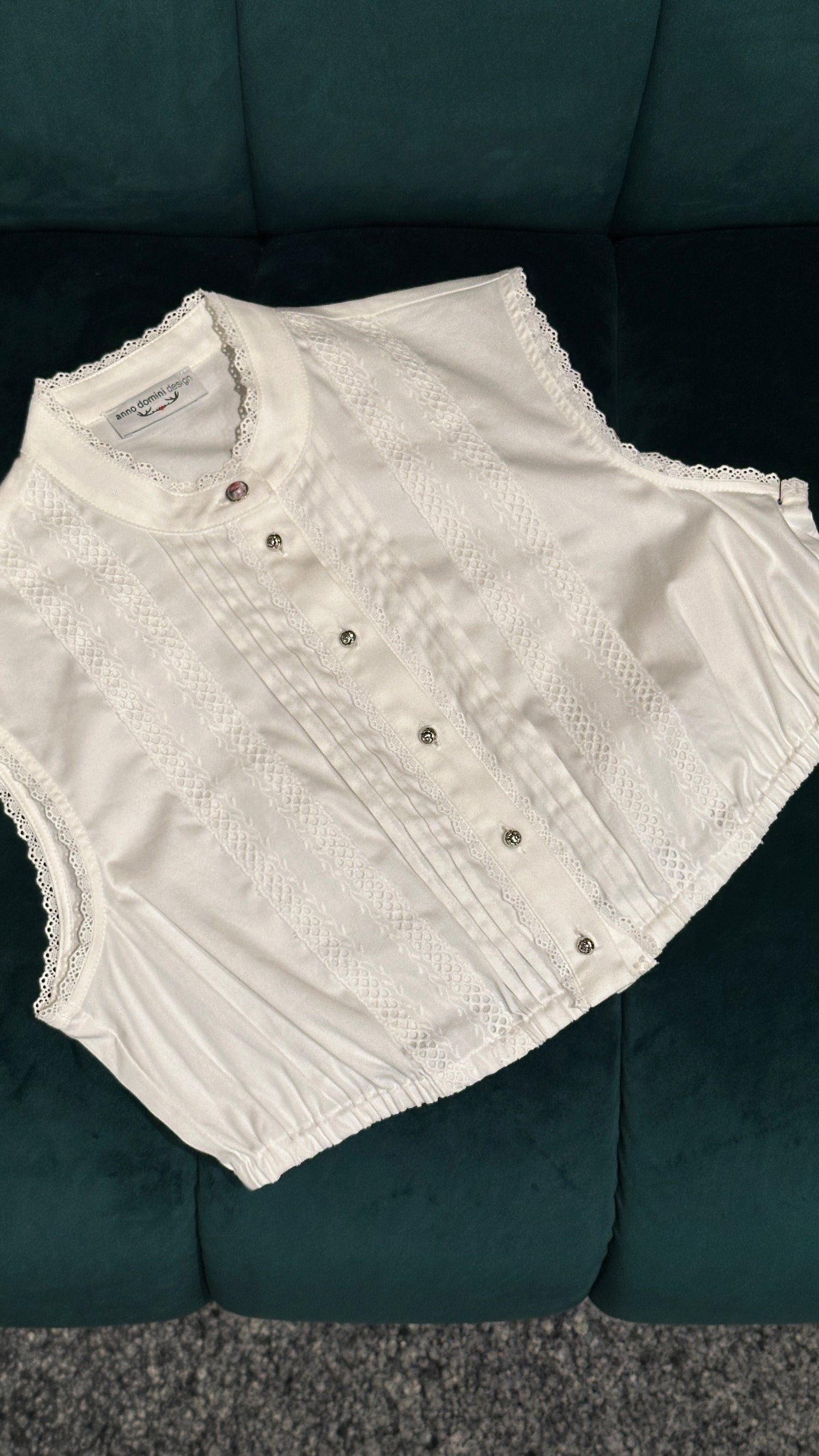 Dirndlbluse Anno Domini Design Bella hochgeschlossen weiß