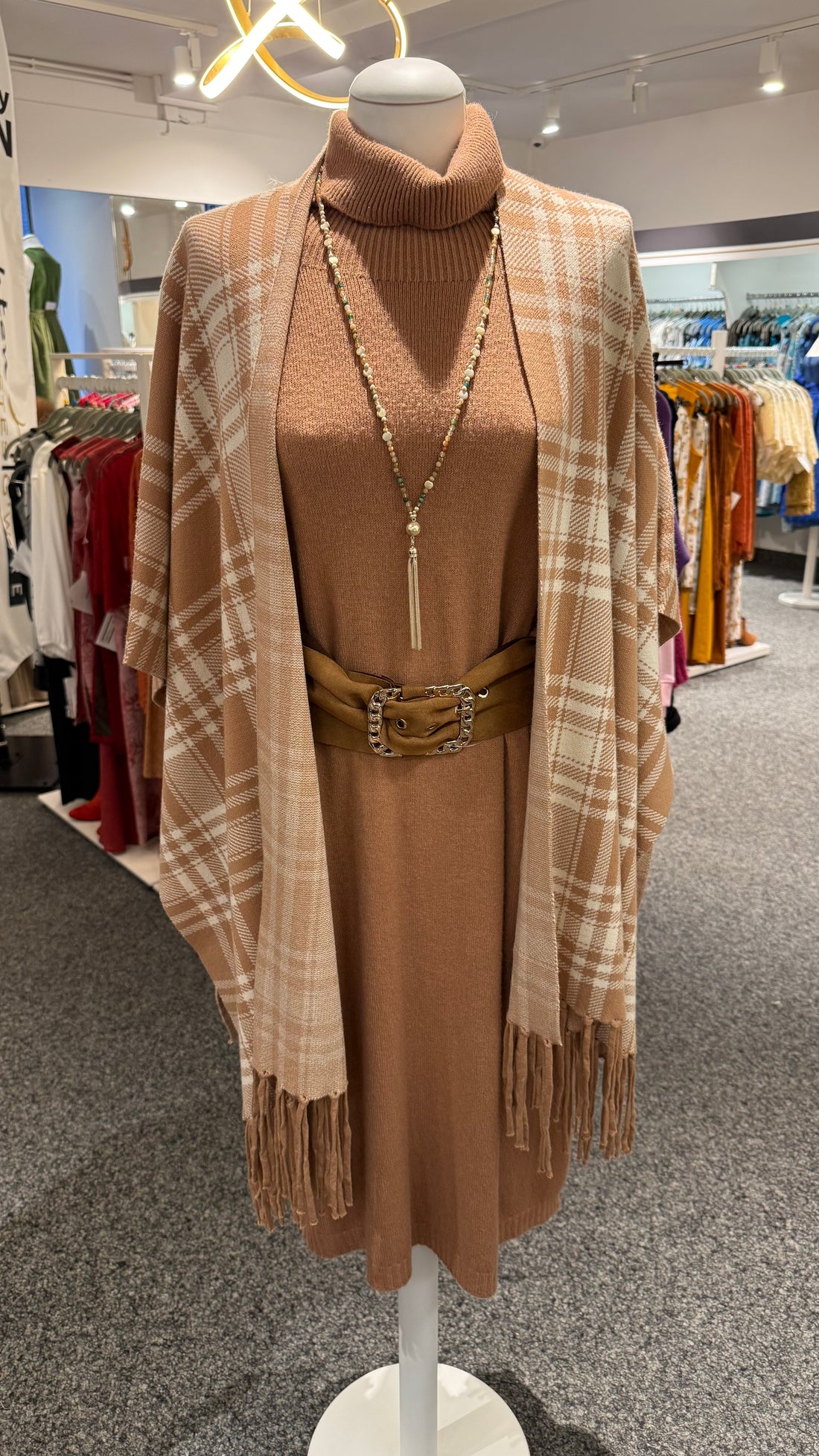 Poncho beige kariert