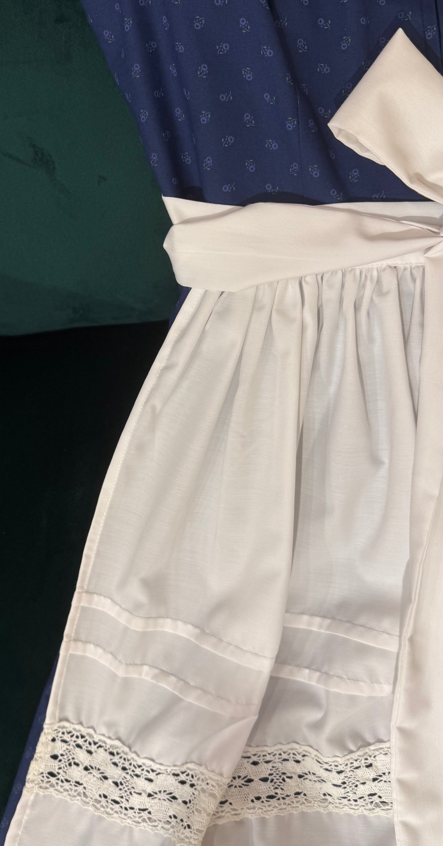 Dirndl Goldstich blau/weiß 60cm