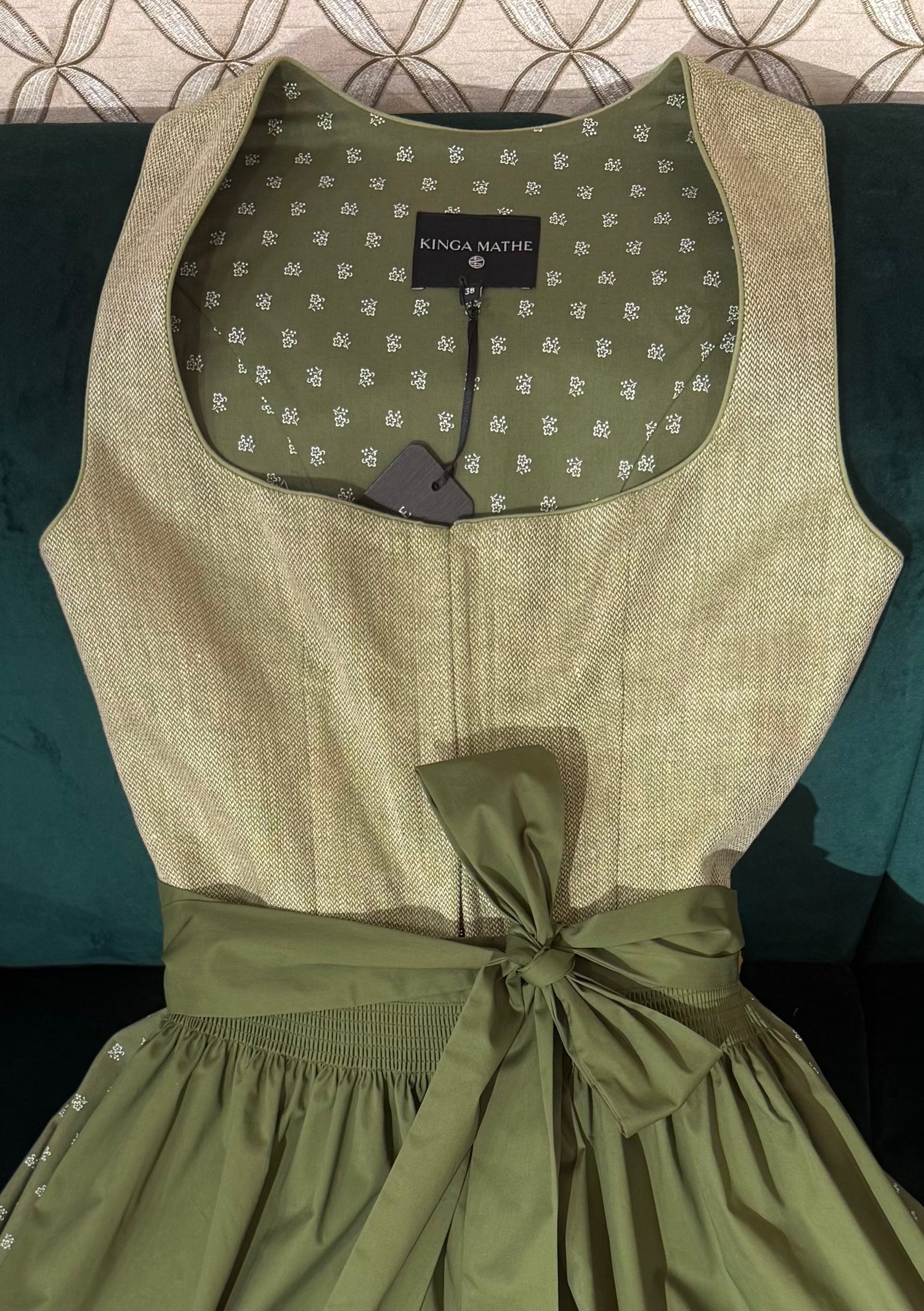 Dirndl Kinga Mathe Emilia oliv 65cm