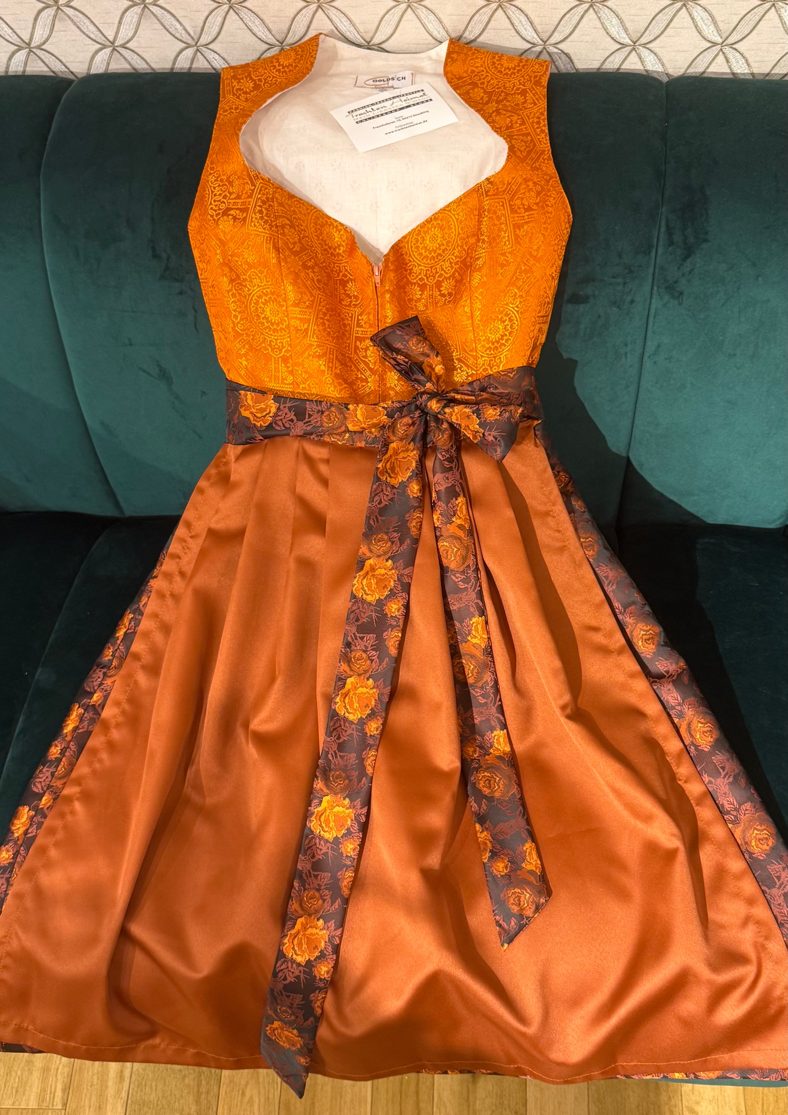 Dirndl Goldstich orange/braun 70cm