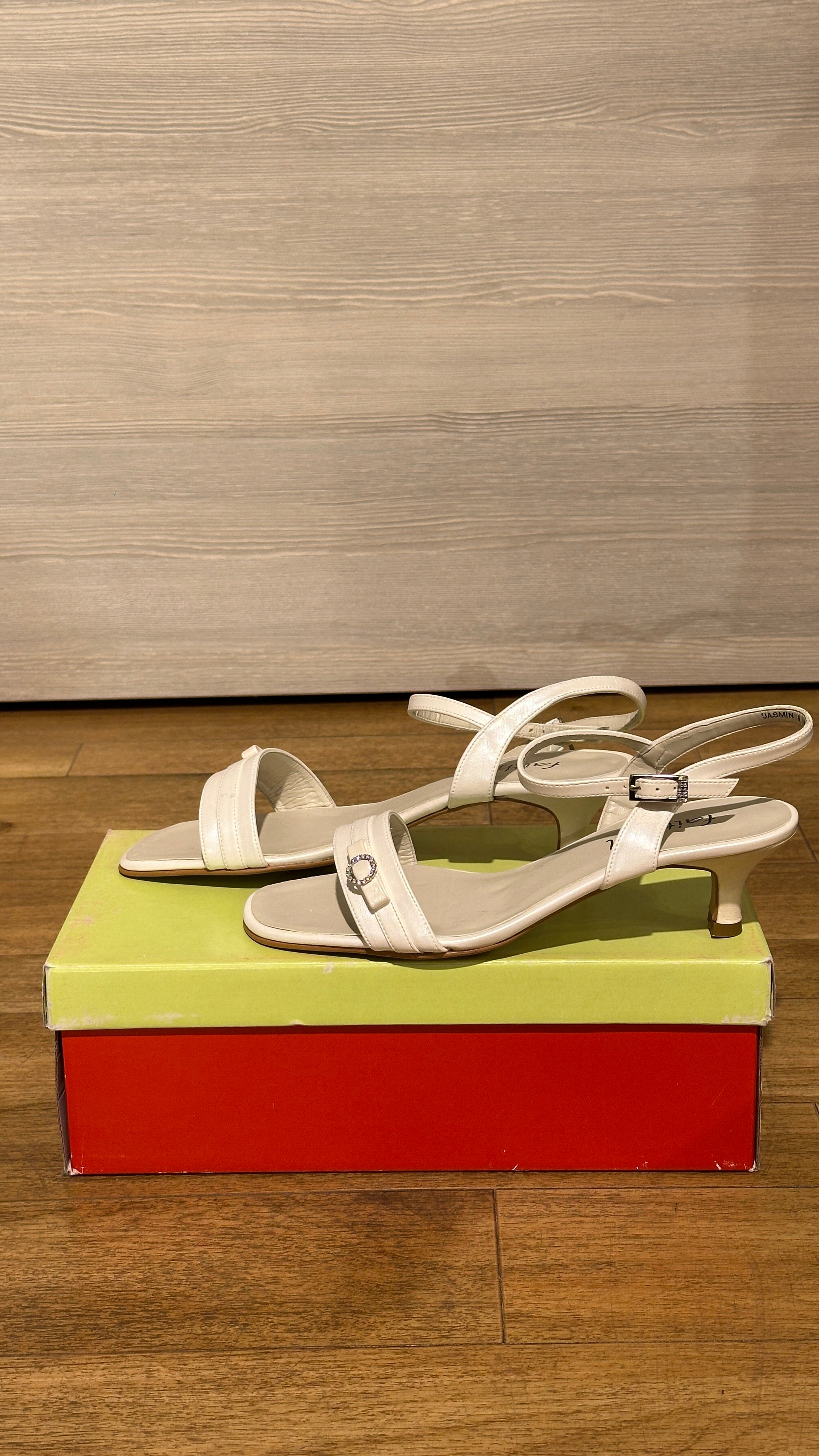 Sandalen Faithful Jasmin weiß