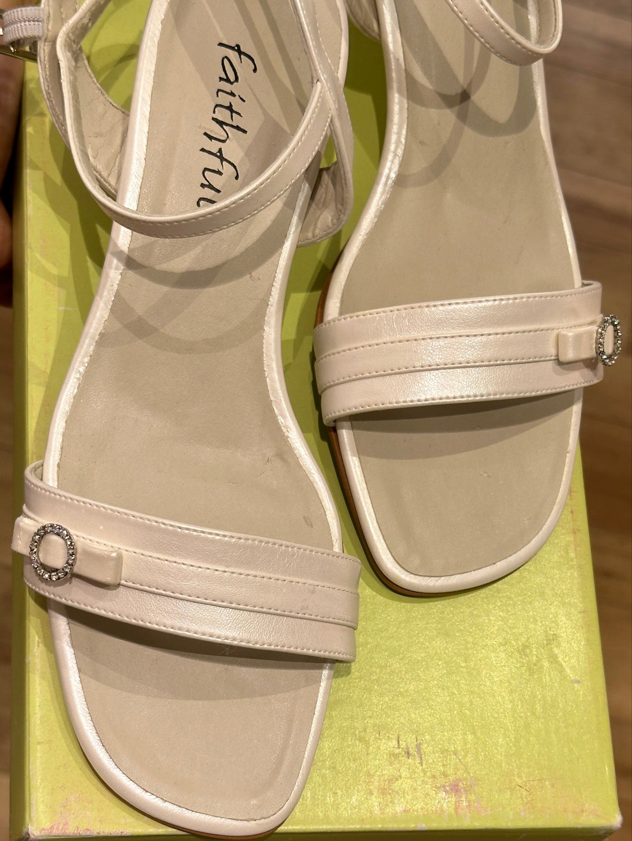 Sandalen Faithful Jasmin weiß