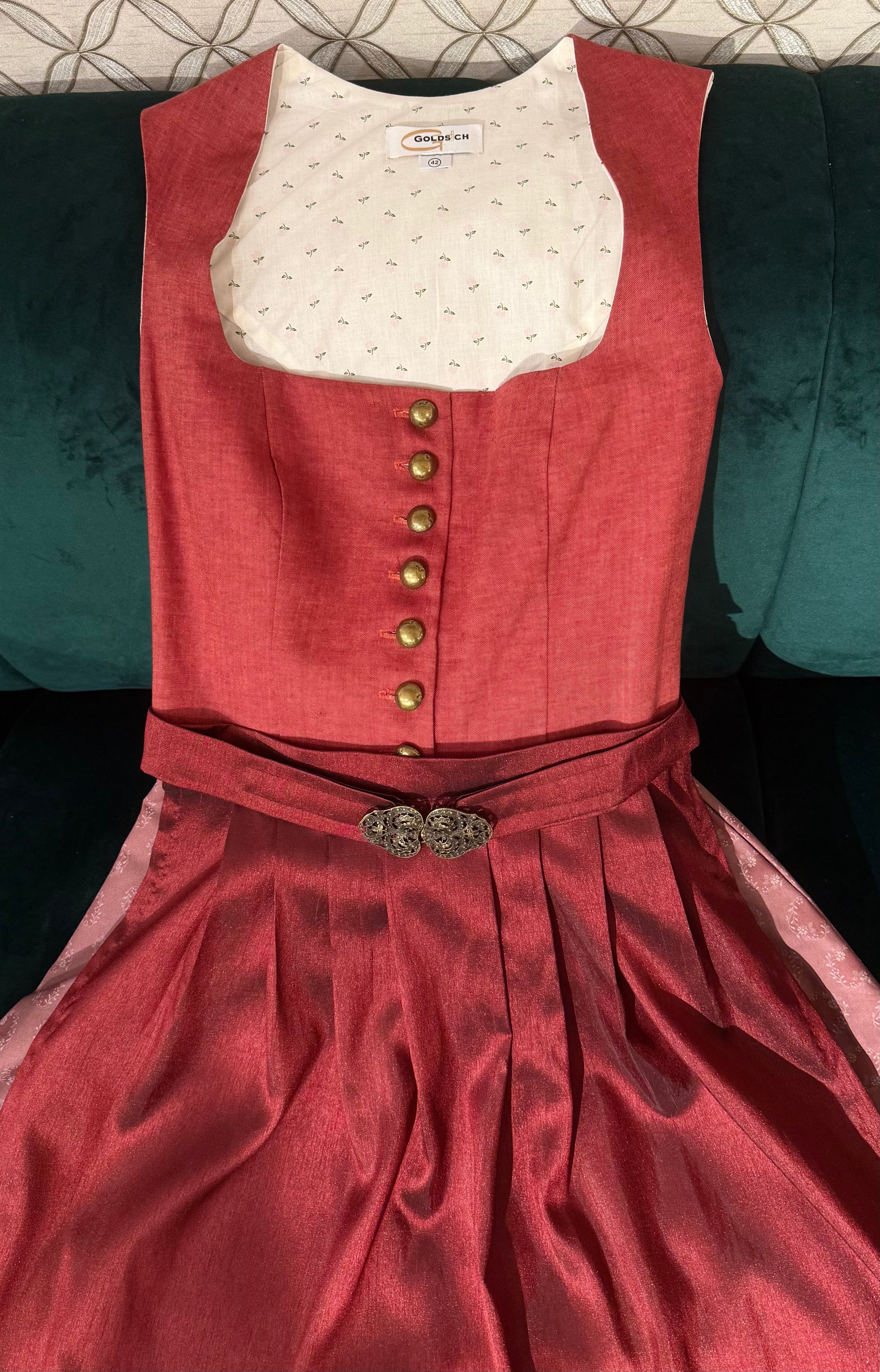 Dirndl Goldstich rot/bordeaux/ Schürze mit Schließe 70cm