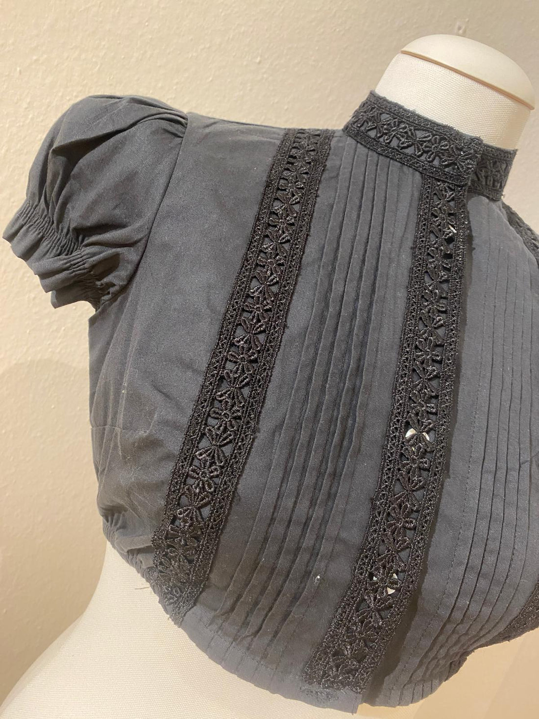 Dirndlbluse Almsach hochgeschlossen