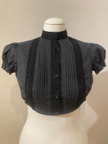 Dirndlbluse Almsach hochgeschlossen
