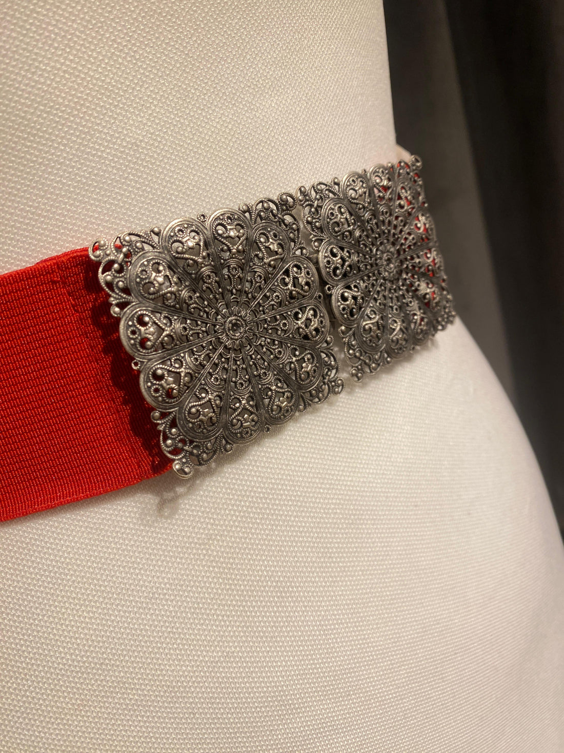 Trachtengürtel Stretch Goldstich rot/silber