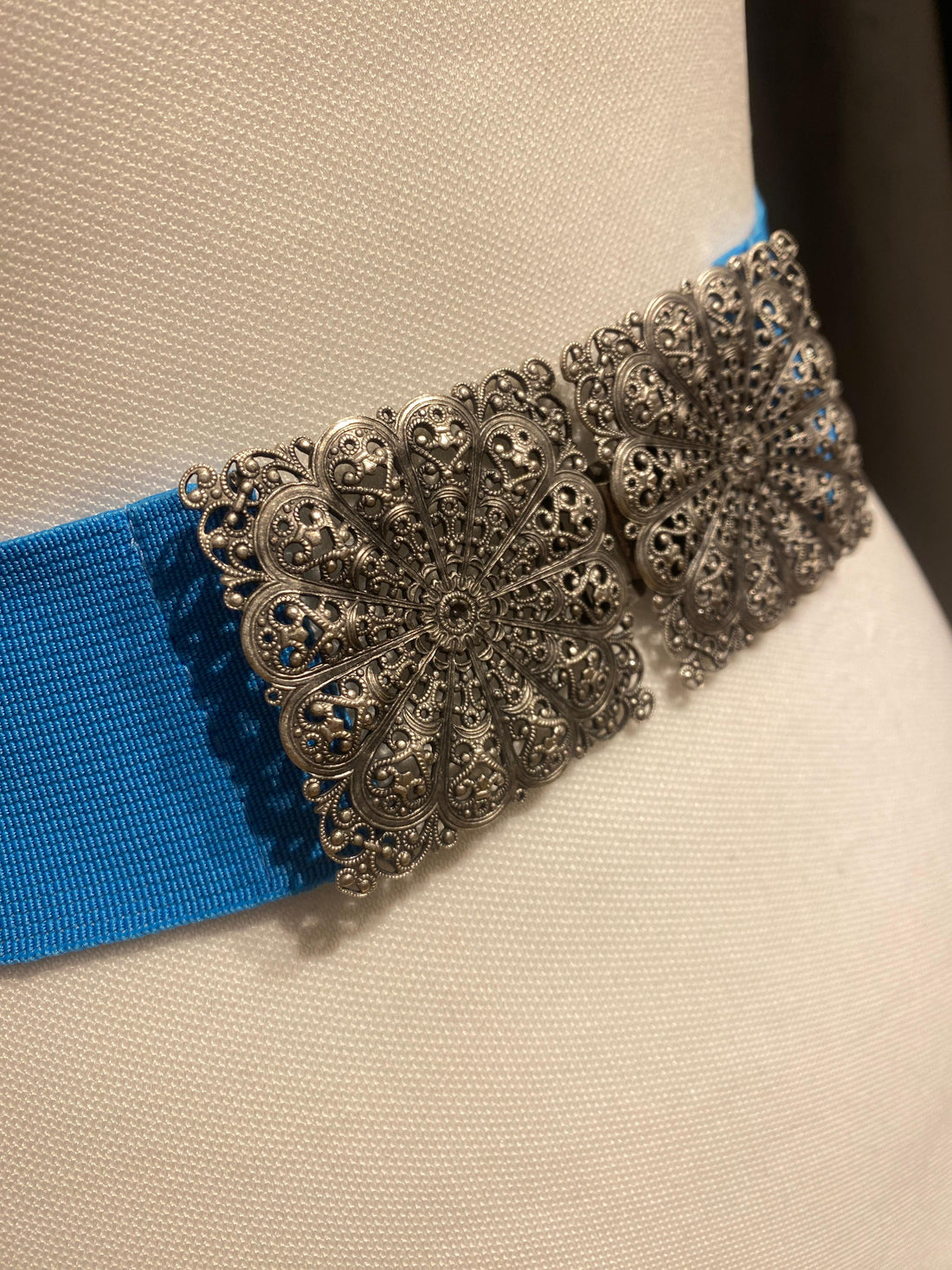 Trachtengürtel Stretch Goldstich hellblau/silber