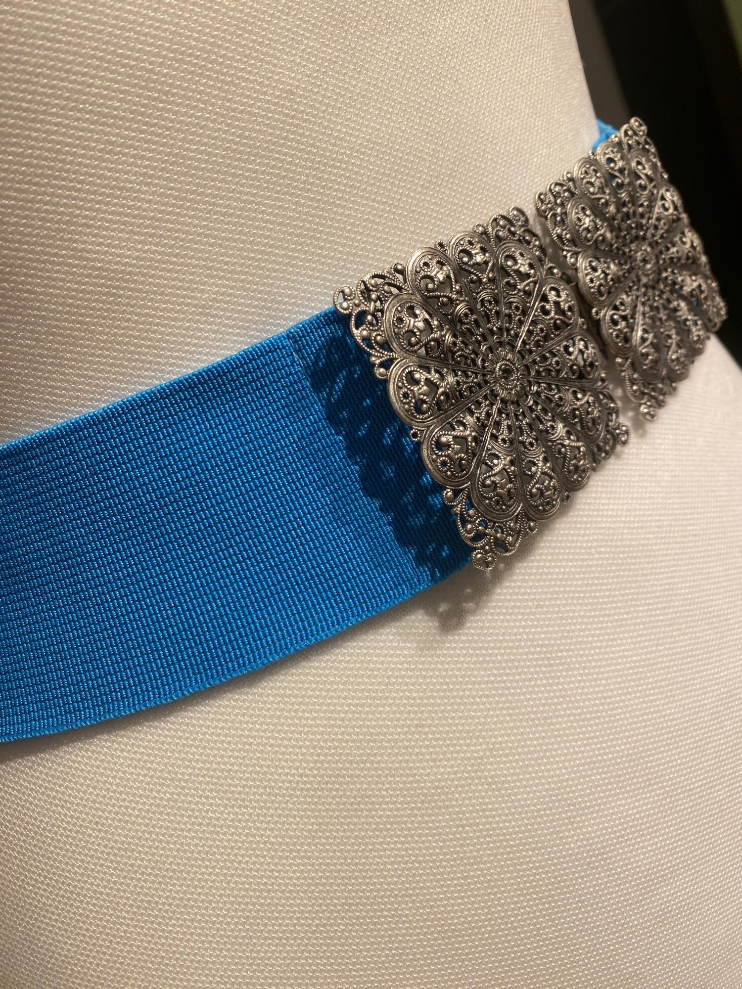 Trachtengürtel Stretch Goldstich hellblau/silber