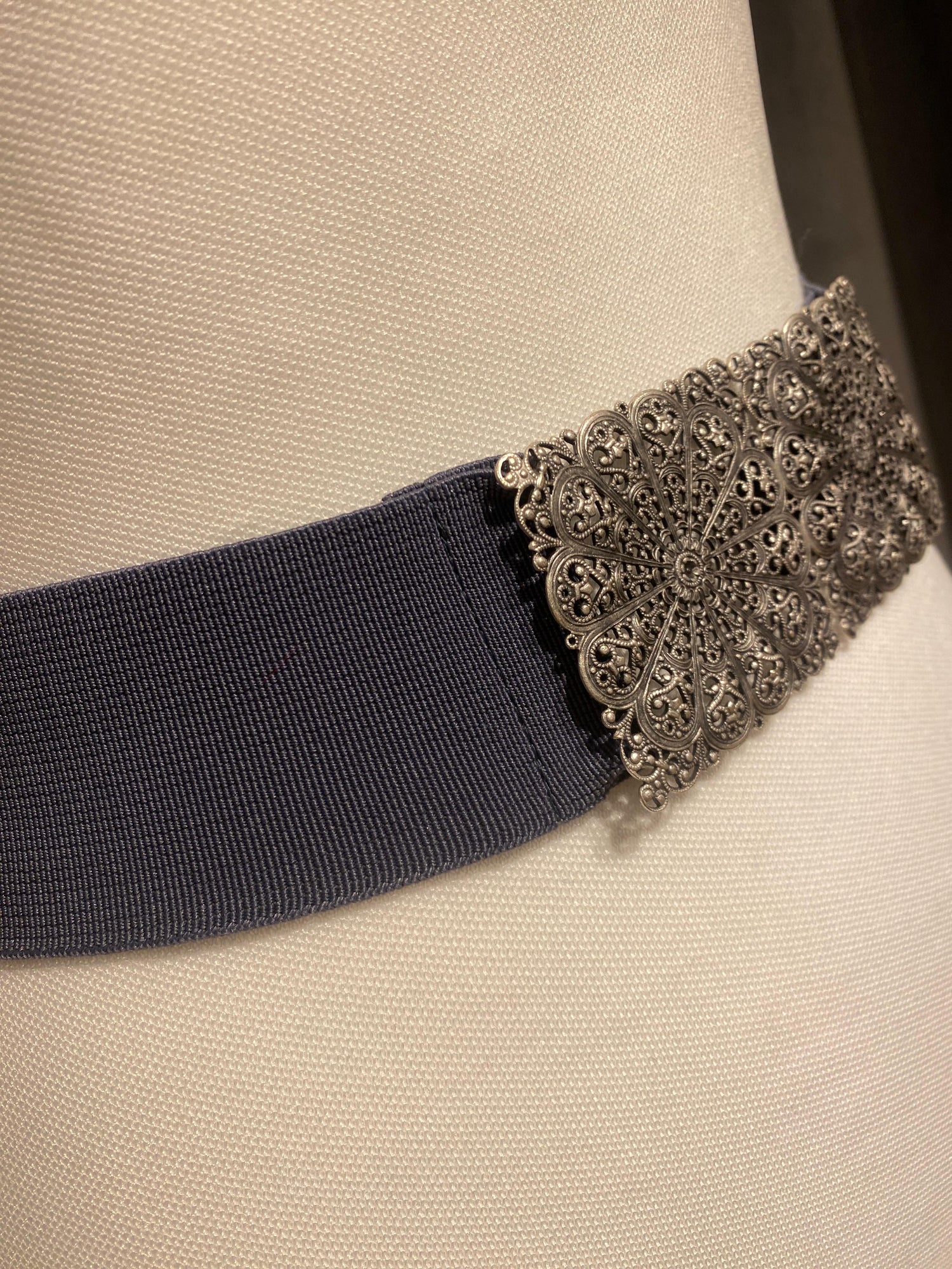Trachtengürtel Stretch Goldstich grau/silber